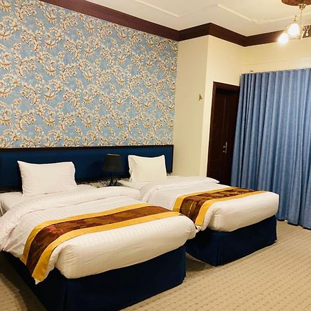 Twilight Hotel マスカット エクステリア 写真