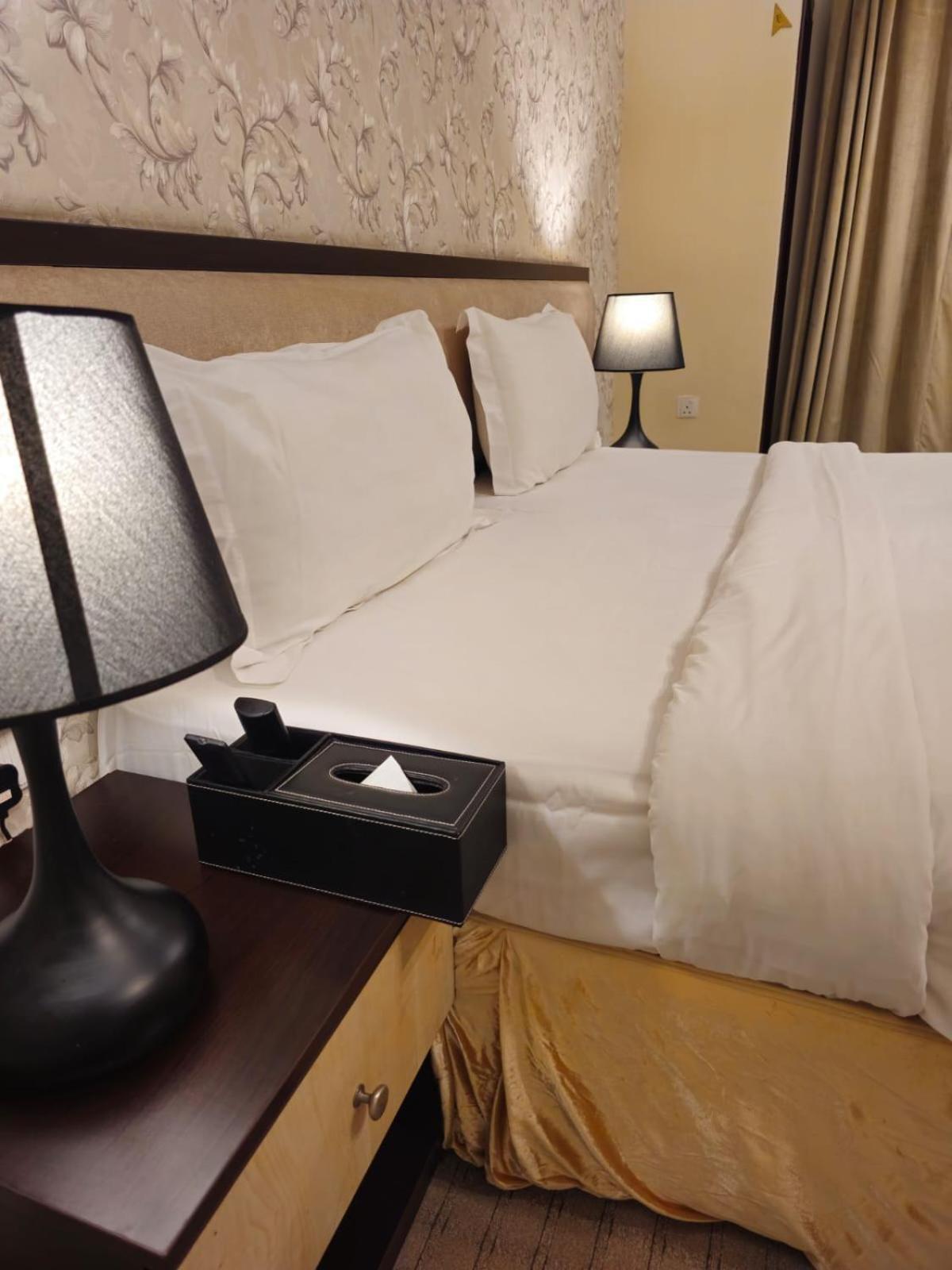 Twilight Hotel マスカット エクステリア 写真
