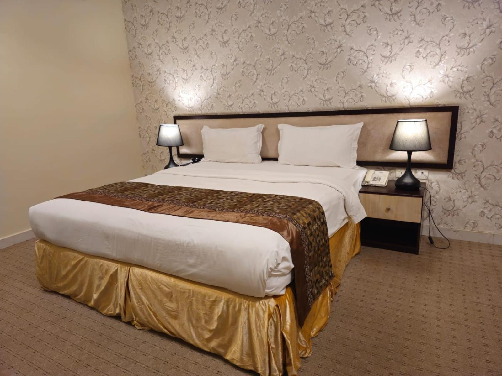 Twilight Hotel マスカット エクステリア 写真